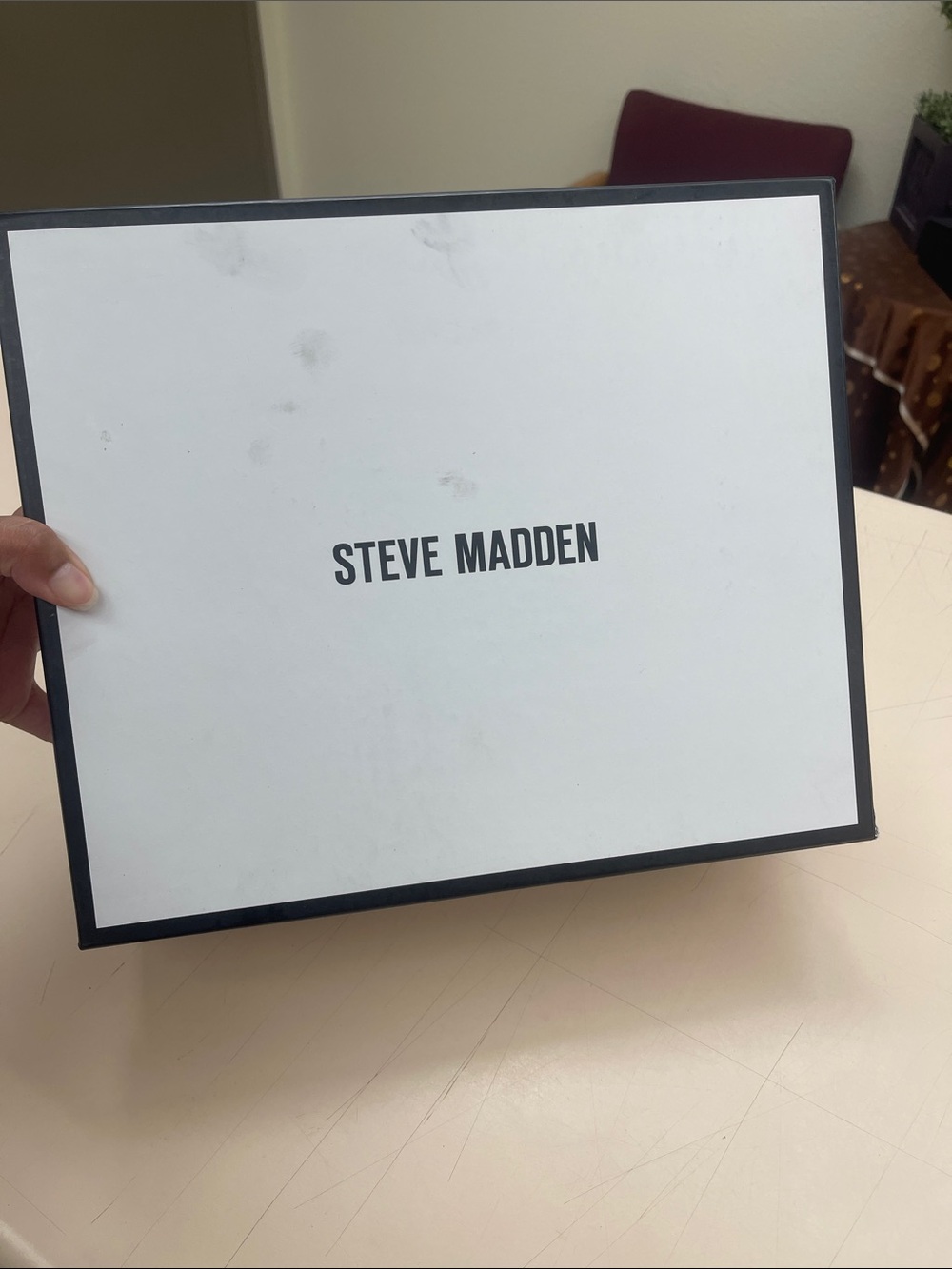 Steve Madden Black & White Logo Shoe Box